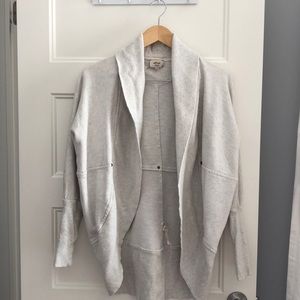 Aritzia Wilfred Sweater